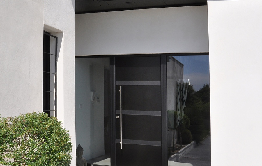 Notre gamme de portes d'entrée en ALU CLASSIQUE et CONTEMPORAINE à Le Mans